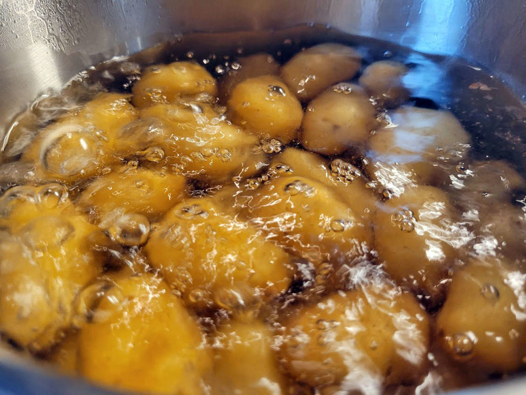 BBQ County Marinierte Kartoffeln vorkochen