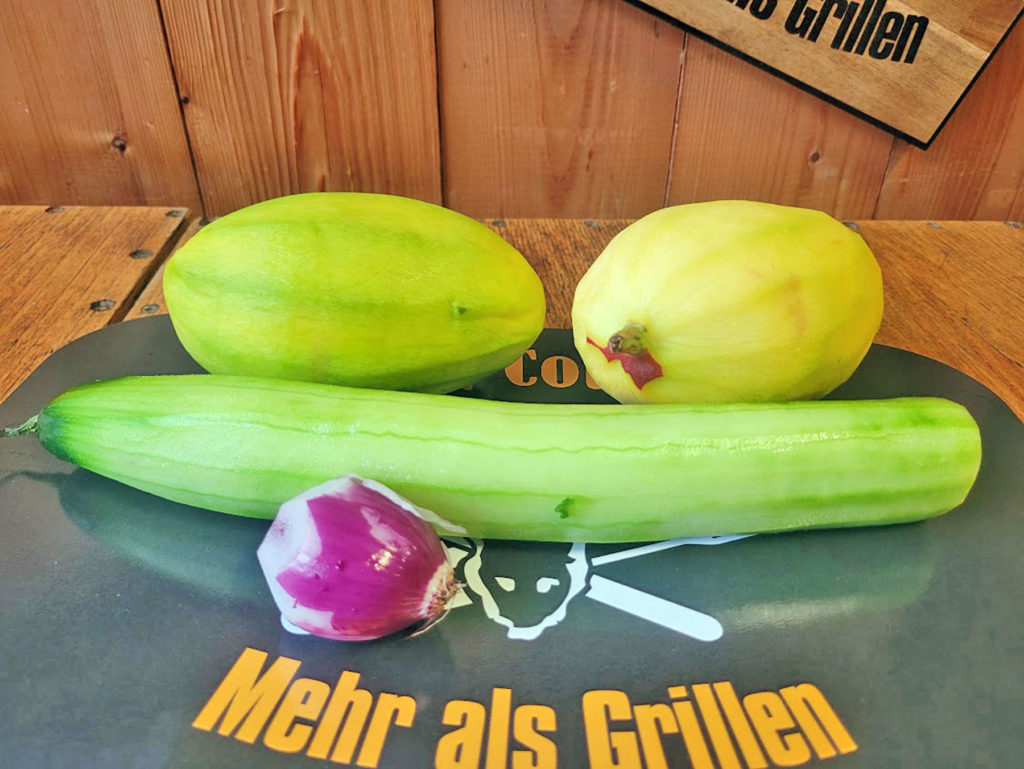 BBQ County Mango Salsa ZUtaten geschält