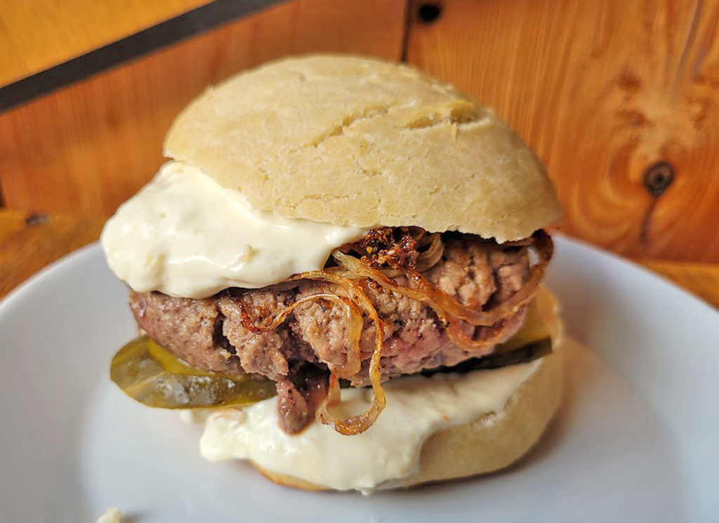 Oklahoma Style Fried Onion Burger fertig